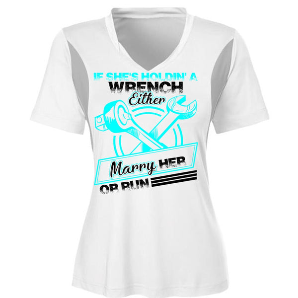 She's Holding A Wrench T Shirt, I Love Mechanic T Shirt, Awesome T-Shirts