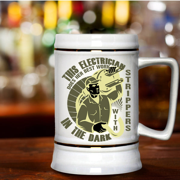 Cute Electricians Beer Stein 22oz, This Electrician Does Her Best Work Beer Mug